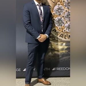 Express Suit 40R Jacket and 30x30 Pants